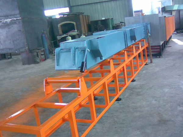 Pushrod type high-temperature powder metallurgy sintering furnace