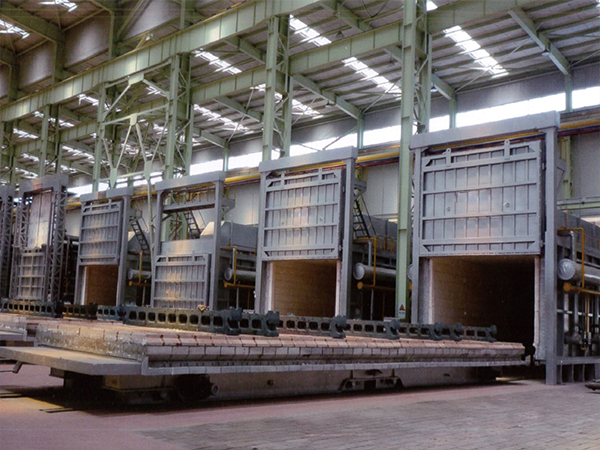 Trolley type gas furnace